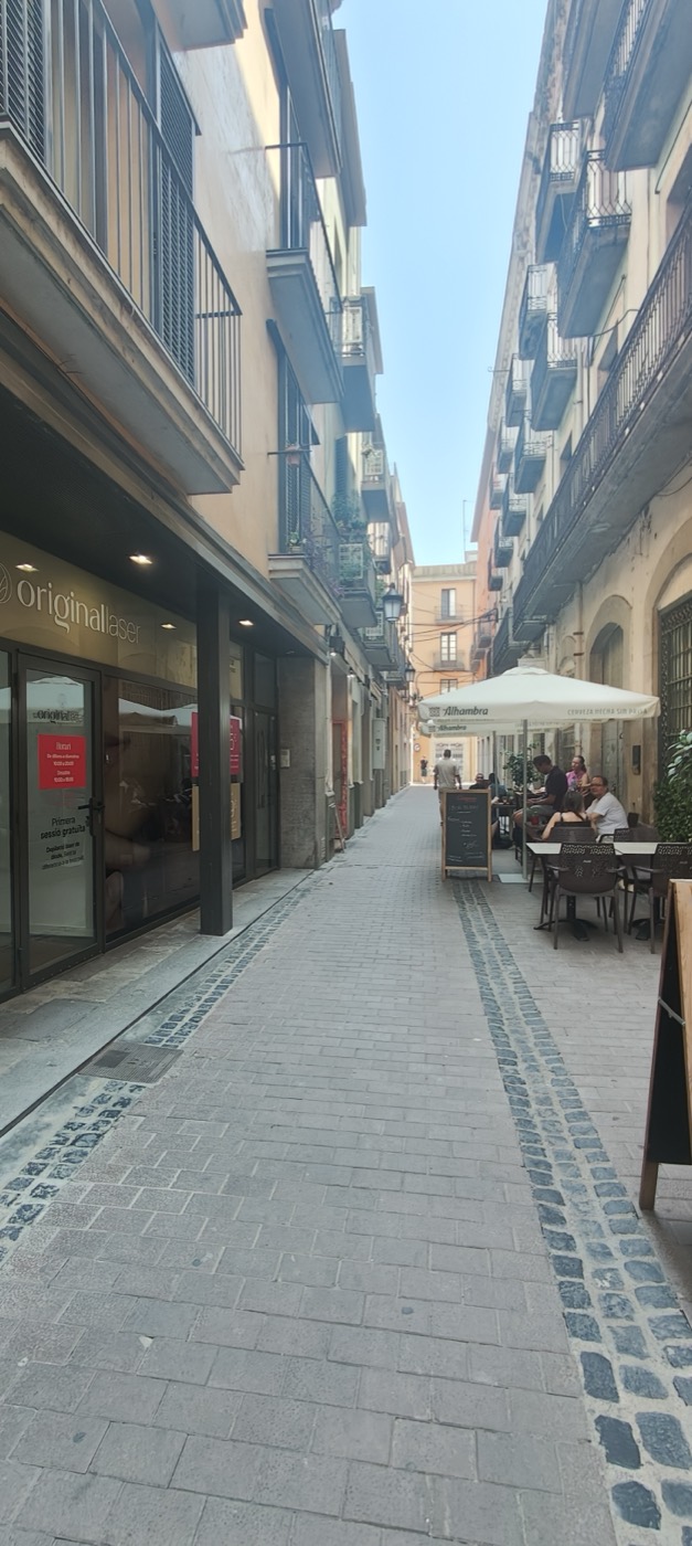El Carrer dels Tints, con la terraza al fondo